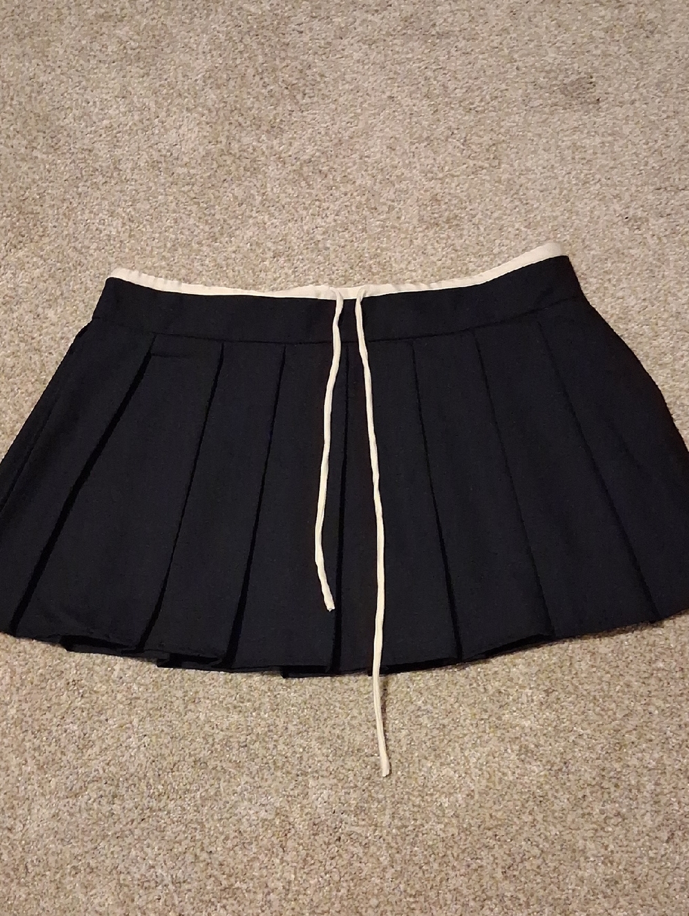 Pleated Mini Skirt with Contrast Waist - Navy Blue
